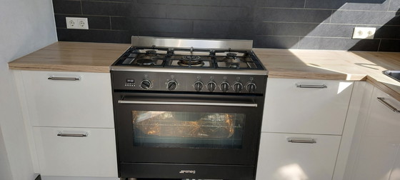 Image 1 of Complete kitchen including built-in appliances and freestanding stove