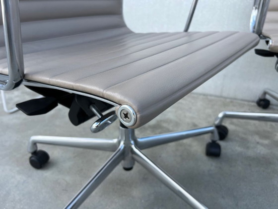 Image 1 of 2x Sedia da ufficio Vitra Eames EA117