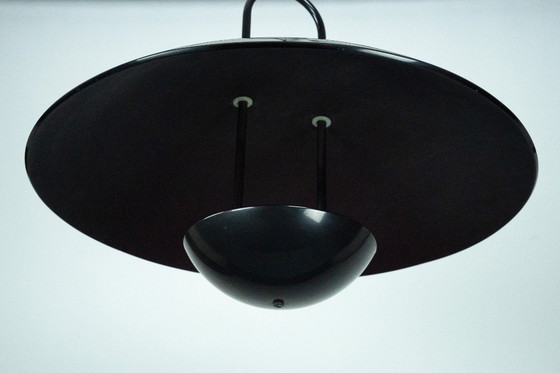 Image 1 of Lampada a sospensione nera vintage anni '90 con paralume in vetro. Italia