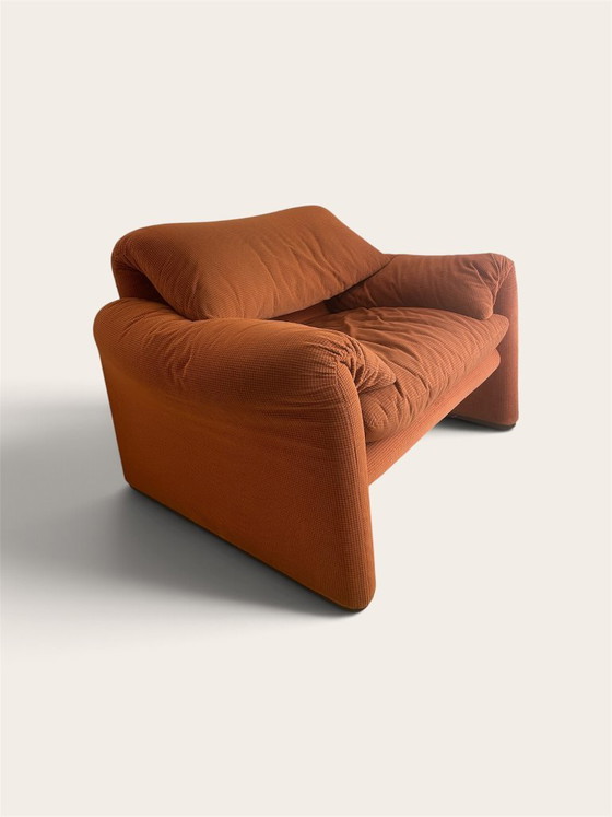 Maralunga Armchair - Terracotta color, Cassina, Textile, Orange, Mid Century Modern (photo 2 of 6)