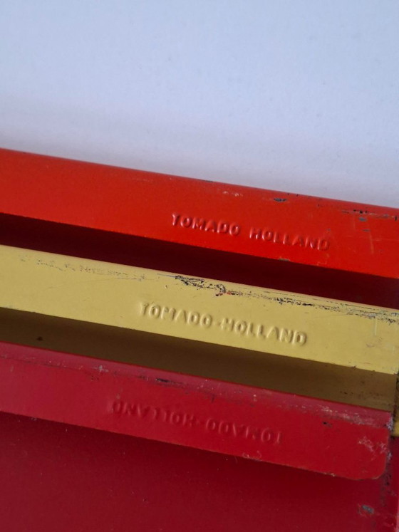 Image 1 of 3 estanterías Tomado Holland