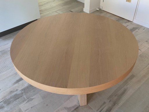 Beautiful Keijzer & Go round dining table