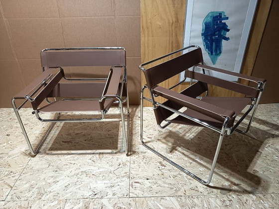Image 1 of Poltrone Knoll Wassily B3 2 nuove/usate in pelle color noce di Marcel Breuer € 4.400