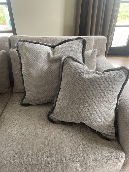 Oakwood decorative cushion covers