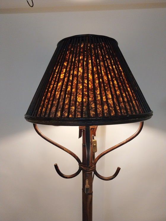 Image 1 of Lampadaire en bambou et osier des années 1970 fabriqué en Italie