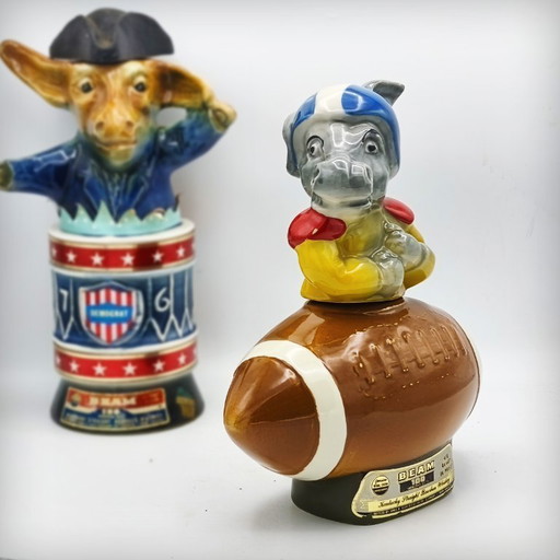 Keramische karaf in de vorm van een Amerikaanse footballspeler (ezel) van Jim Beam, VS, jaren 70.