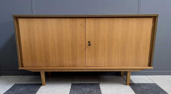 Image 1 of Buffet en bois à 2 portes de Suède