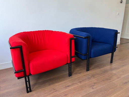 Set van 2 Harvink Design fauteuils – rood en blauw – Nederlands postmodernisme