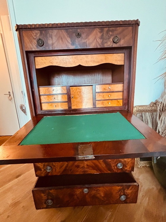 Image 1 of Escritorio antiguo de caoba