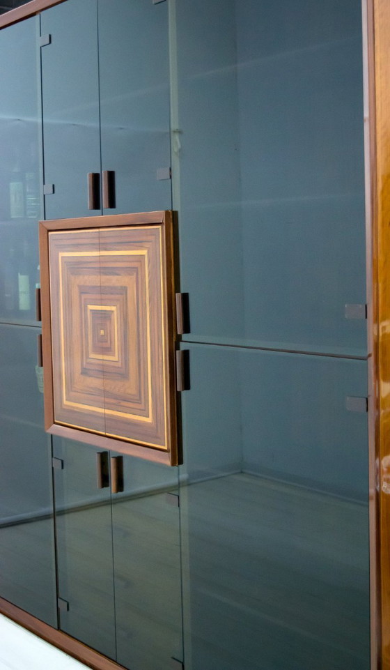 Image 1 of Raro mueble bar italiano con incrustaciones "Paganini" firmado por Luciano Frigerio, años 1975