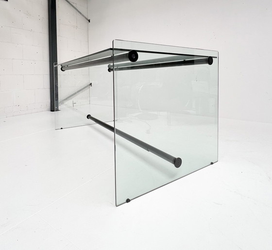 Image 1 of Scrivania in vetro di design larga 152 cm, anni &#39;80