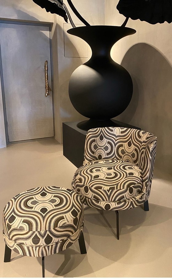 Image 1 of Lounge with bold print, with ottoman