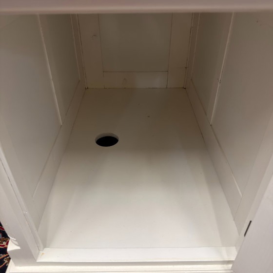 Klassiek Engels Wit Bureau – Leather, Metal (photo 16 of 20)