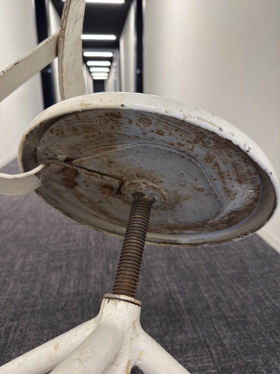 Image 1 of Set di 2 sedie da fabbrica industriali di metà secolo – regolabili, con logo KOJAL stampato