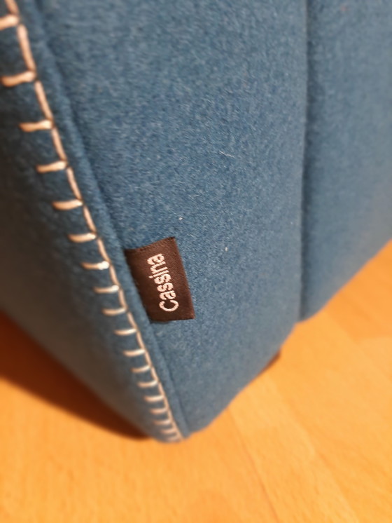 Image 1 of Cassina Utrecht 637, nueva, nunca usada, en tela de lana azul petróleo (serie 13L), costuras de caballo