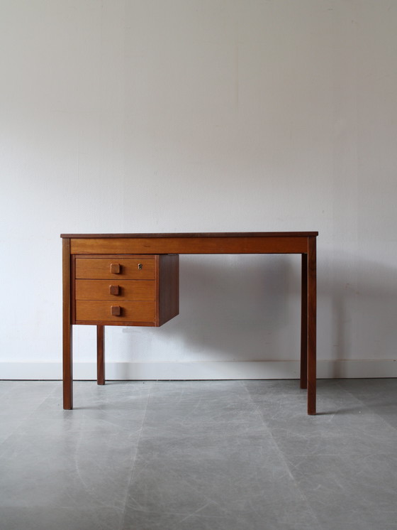 Image 1 of Vintage Deens bureau door Domino Møbler 
