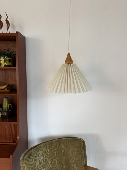 Vintage wood & pleated pendant lamp '60