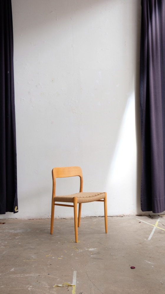 5 gerestaureerde Moller 75 stoelen in beukenhout – Niels Otto Møller, Eetkamerstoelen, Wood (photo 7 of 12)