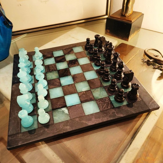 Image 1 of Jeu d'échecs de luxe vintage des années 1970 en véritable albâtre de Volterra sculpté à la main - Noir et bleu ciel - Fabriqué e