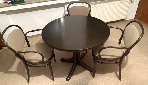 Tavolo rotondo Thonet 90 con 3 sedie, legno vintage di metà secolo