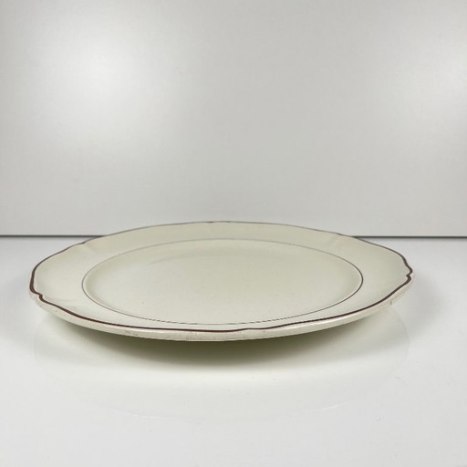 Villeroy & Boch - Plato redondo con borde burdeos