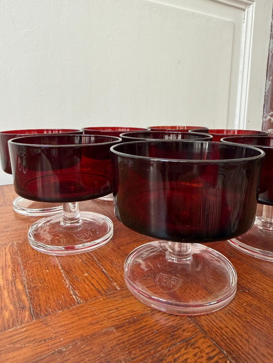 Image 1 of Juego de 6 copas de champán rojo rubí Luminarc, fabricadas en Francia, años 70