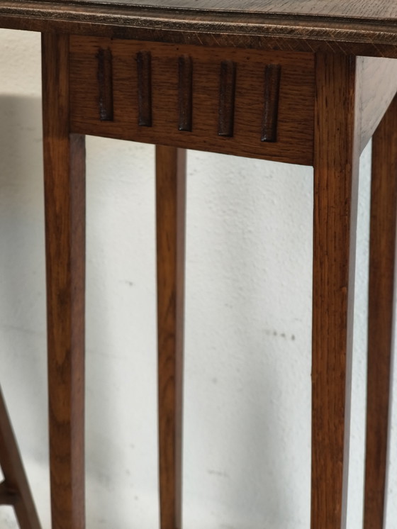 Image 1 of Mesas de plantas o estatuas de roble muy grandes y desgastadas