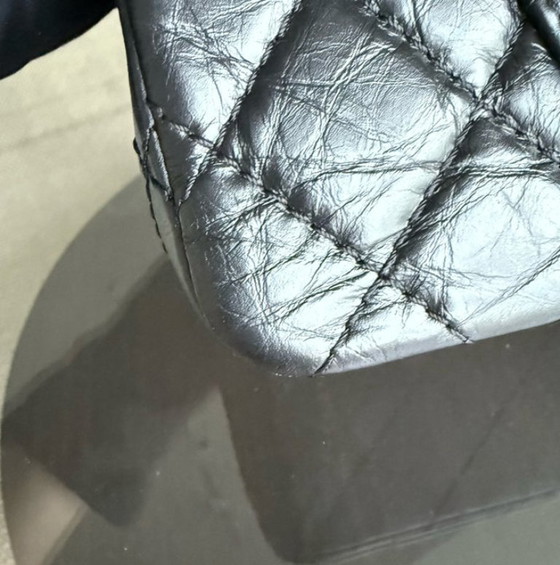 Image 1 of Chanel 2.55 Reissue 226 - 28CM Gewatteerd verouderd kalfsleer Zwart Goudkleurige hardware