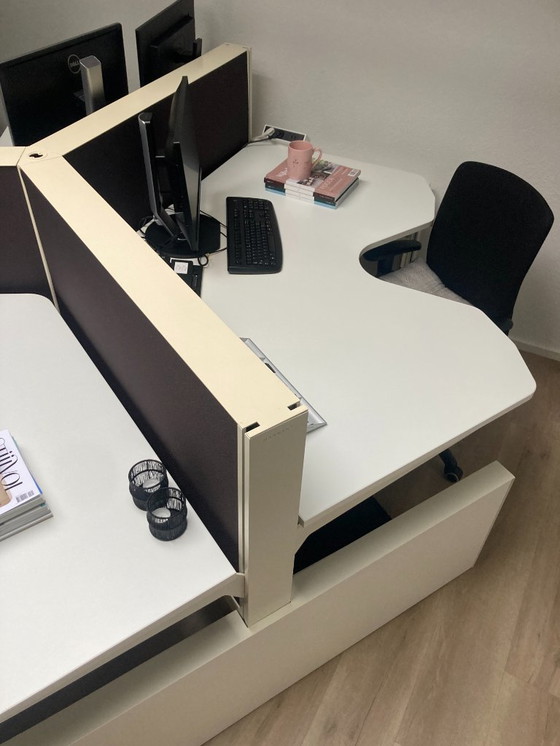 Image 1 of Wing Bureau Max Panel-Reihe von Markant