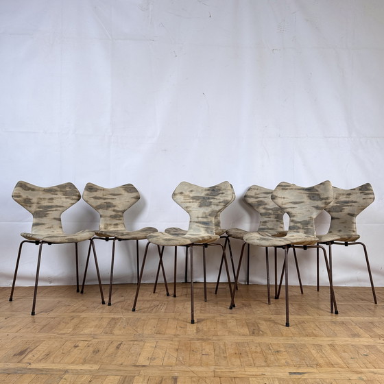 Image 1 of Chaises Grand Prix par Arne Jacobsen pour Republic of Fritz Hansen années 1950