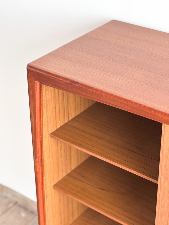 Image 1 of Buffet haut danois du Mid Century en teck par Axel Christensen Odder pour Odder Møbler