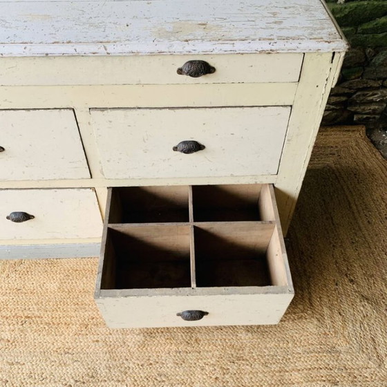 Image 1 of Dressoir / Ambachtelijk meubilair