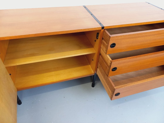 Image 1 of Groot laag vintage modernistisch ARP Minvielle dressoir van Guariche Mortier Motte in essenhout en zwart metaal uit de jaren 60