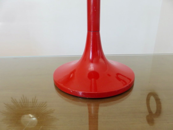 Pierre Disderot Tulpenfuß Tischlampe, rot lackiertes Aluminium und Opalglas, Frankreich, 1970 – Tischlampen (photo 5 of 11)
