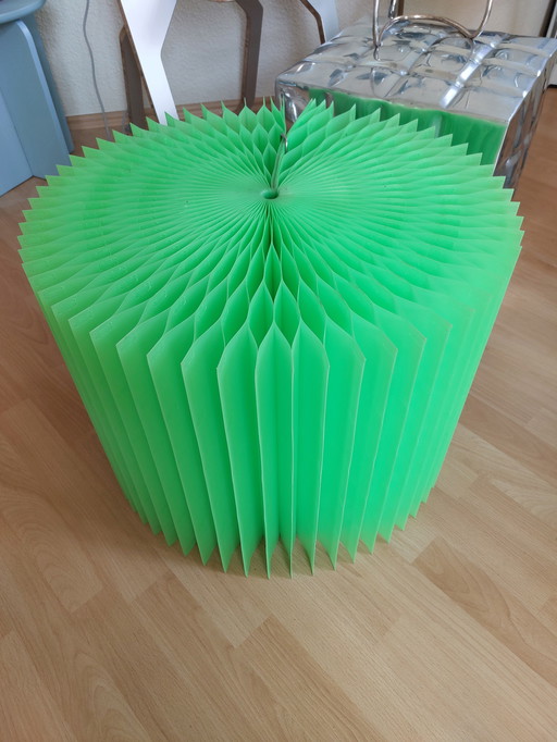 Mesa auxiliar Charles Kaisin K-Baby Stool Verde 