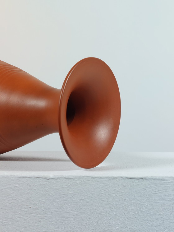 Image 1 of Vaso in terracotta vintage di metà secolo con decorazione a coste Jawa, fatto a mano