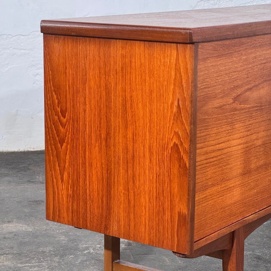 Credenza britannica in teak con ante scorrevoli, anni '60 – Credenze, Legno (photo 12 of 16)