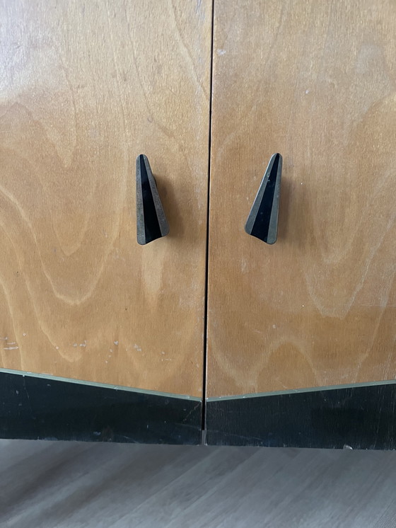 Image 1 of Buffet style rockabilly des années 1950 avec plateau en verre