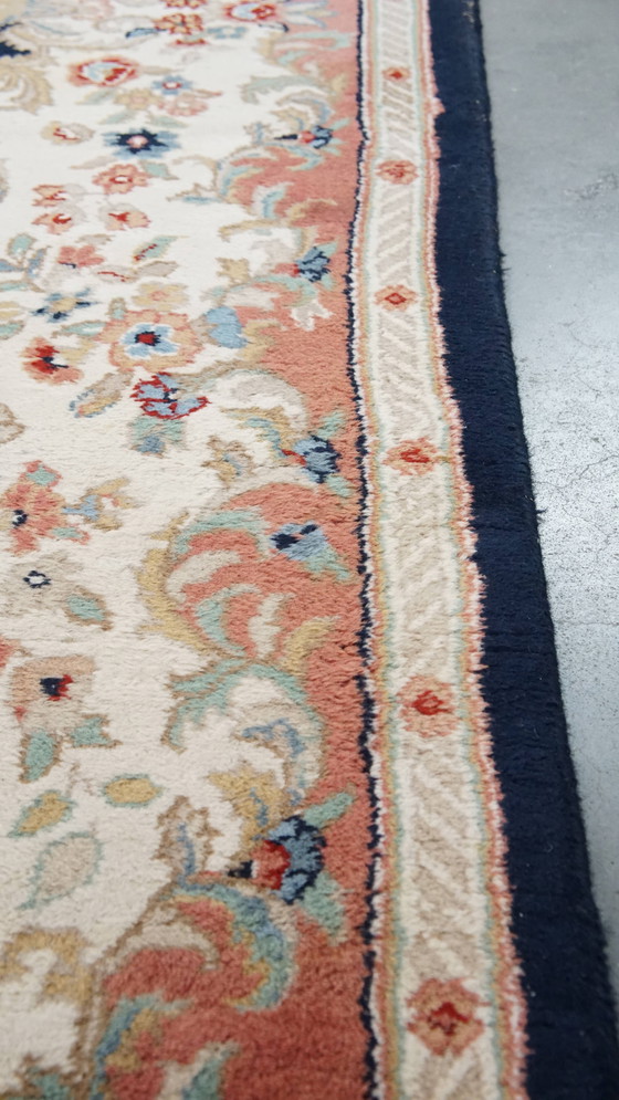 Image 1 of Groot Vintage Kirman Vloerkleed/Tapijt Met Donkerblauwe En Roze Kleuren 328x238cm