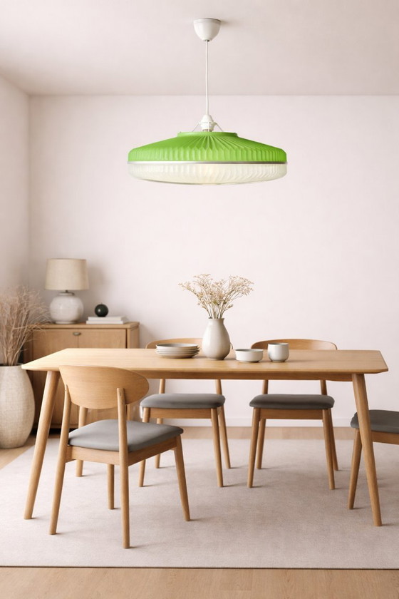 Image 1 of Grande suspension OVNI en acrylique vert, Ukraine, années 1970