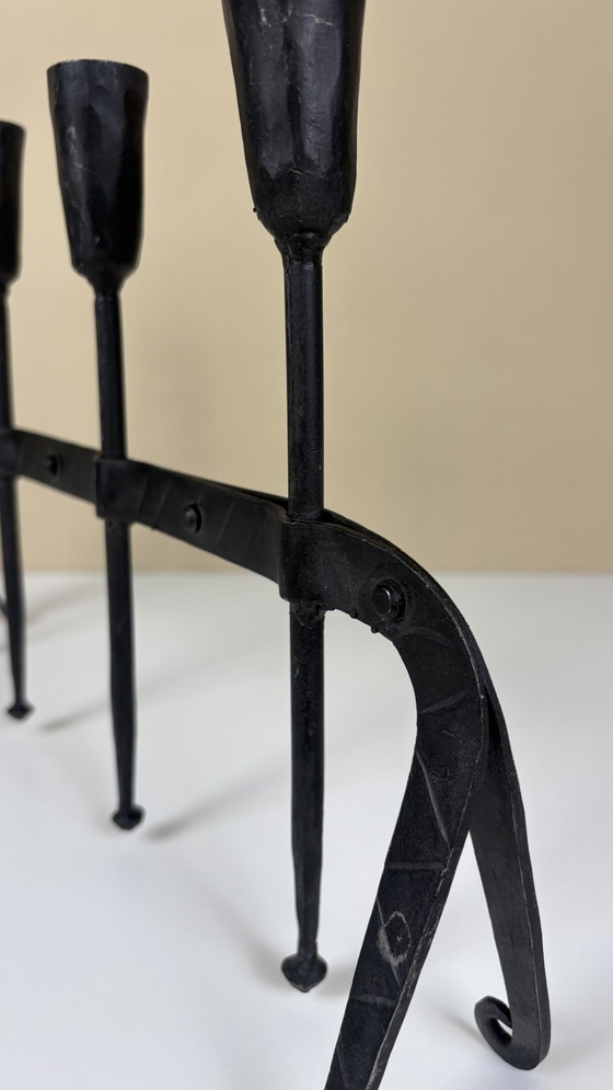 Vintage Grote Zwart Metalen Brutalist Gehamerde Tafel Kandelaar Voor 4 Diner Kaarsen – Kandelaars en kaarsen (photo 8 of 12)