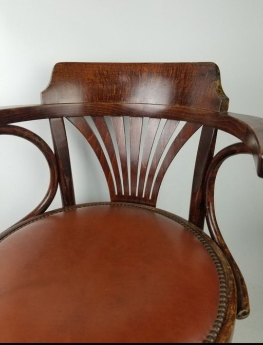 Bellissima sedia da ufficio in stile Thonet