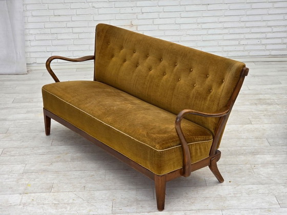 Image 1 of Jaren 60, Deens ontwerp van Alfred Christensen, 2-zitsbank, groene meubelvelours.