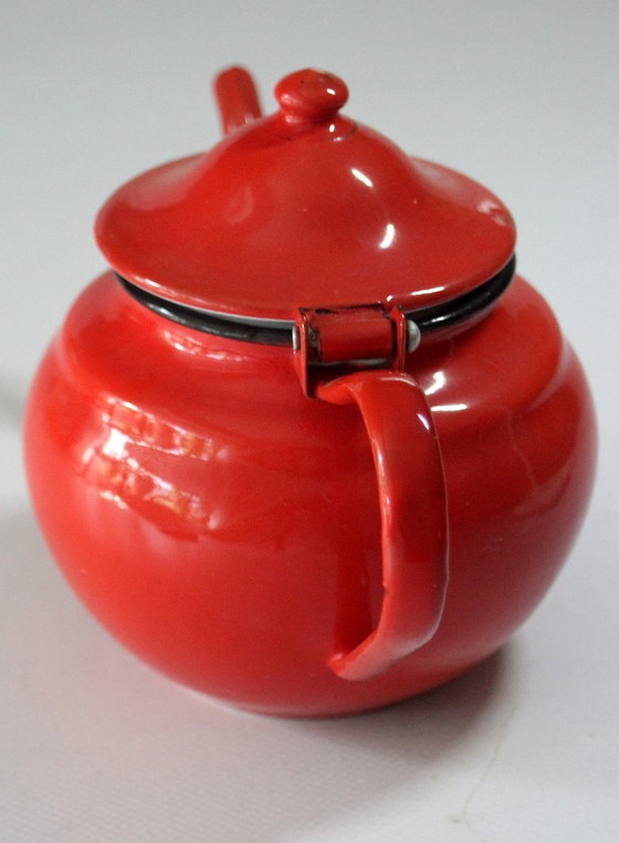 Image 1 of Zeer mooie rood geëmailleerde theepot uit de jaren 1950