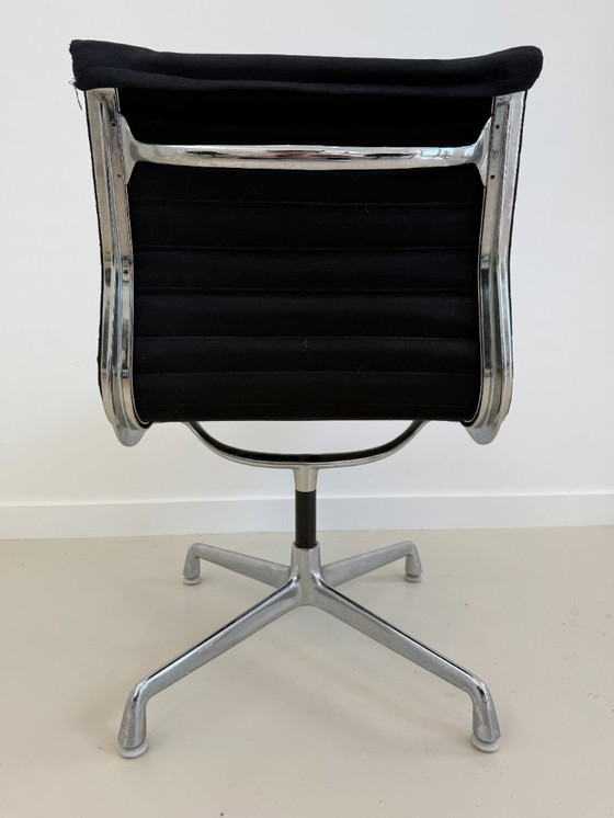 Image 1 of Herman Miller EA105 Bijzetstoel - Zwart Hopsak / Chroom - Origineel USA Vintage (Niet Vitra)