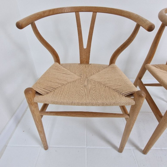 Image 1 of Hans J. Wegner CH24 Wishbone Chairs van Carl Hansen & Søn, Denemarken, set van 5