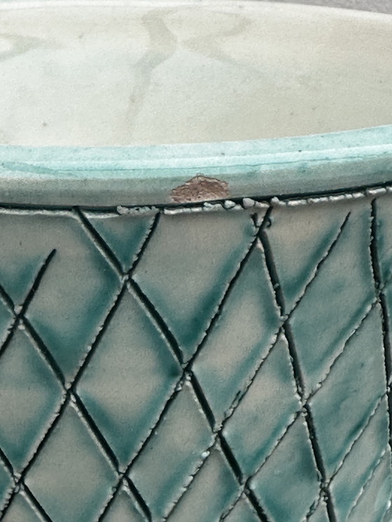 Image 1 of Vaas gesigneerd JTF Vallauris - h 20 cm - Vintage gebeiteld en beschilderd decor