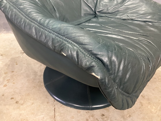 Image 1 of Groen lederen draaifauteuil vintage seventies