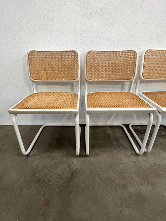 Image 1 of Set Van Vier Vintage Cesca Stijl Stoelen / Eetkamerstoelen, Wit Metalen Frame, Italië