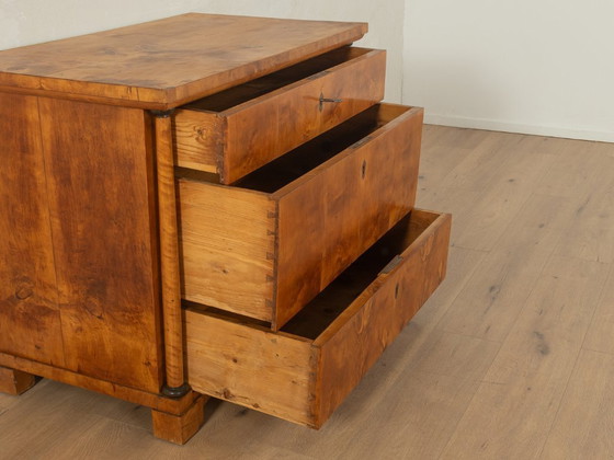Image 1 of Cómoda Biedermeier de la década de 1830